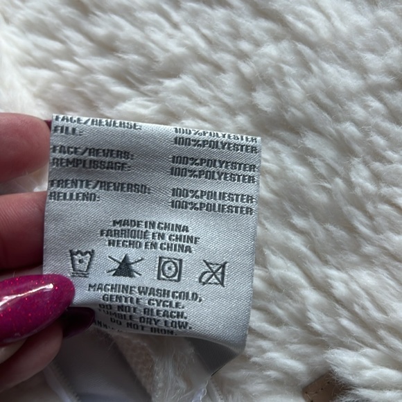 2 navy Ugg pillow shams - Picture 4 of 4